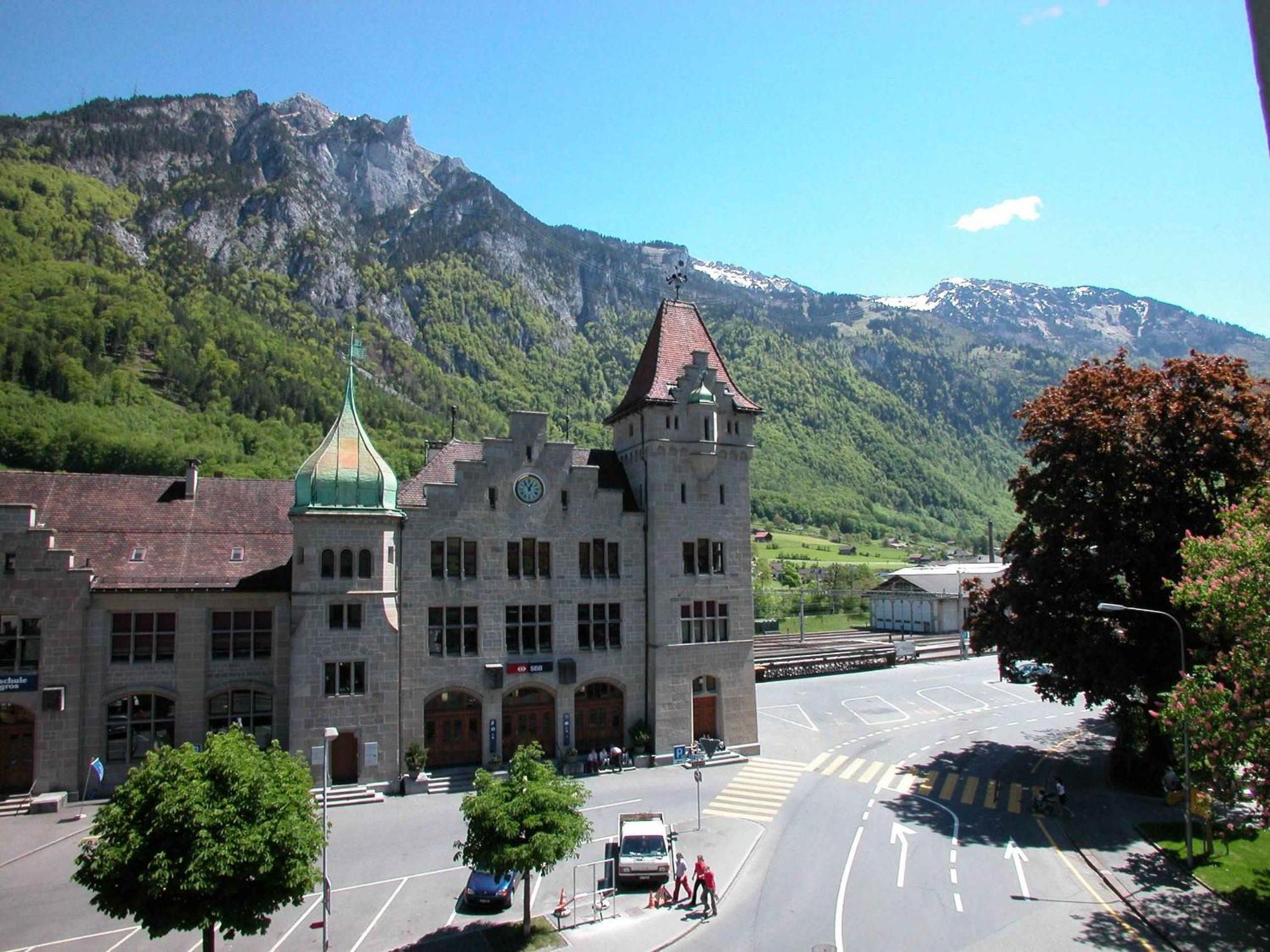 Hotel Post Glarnerhof Glarus Esterno foto