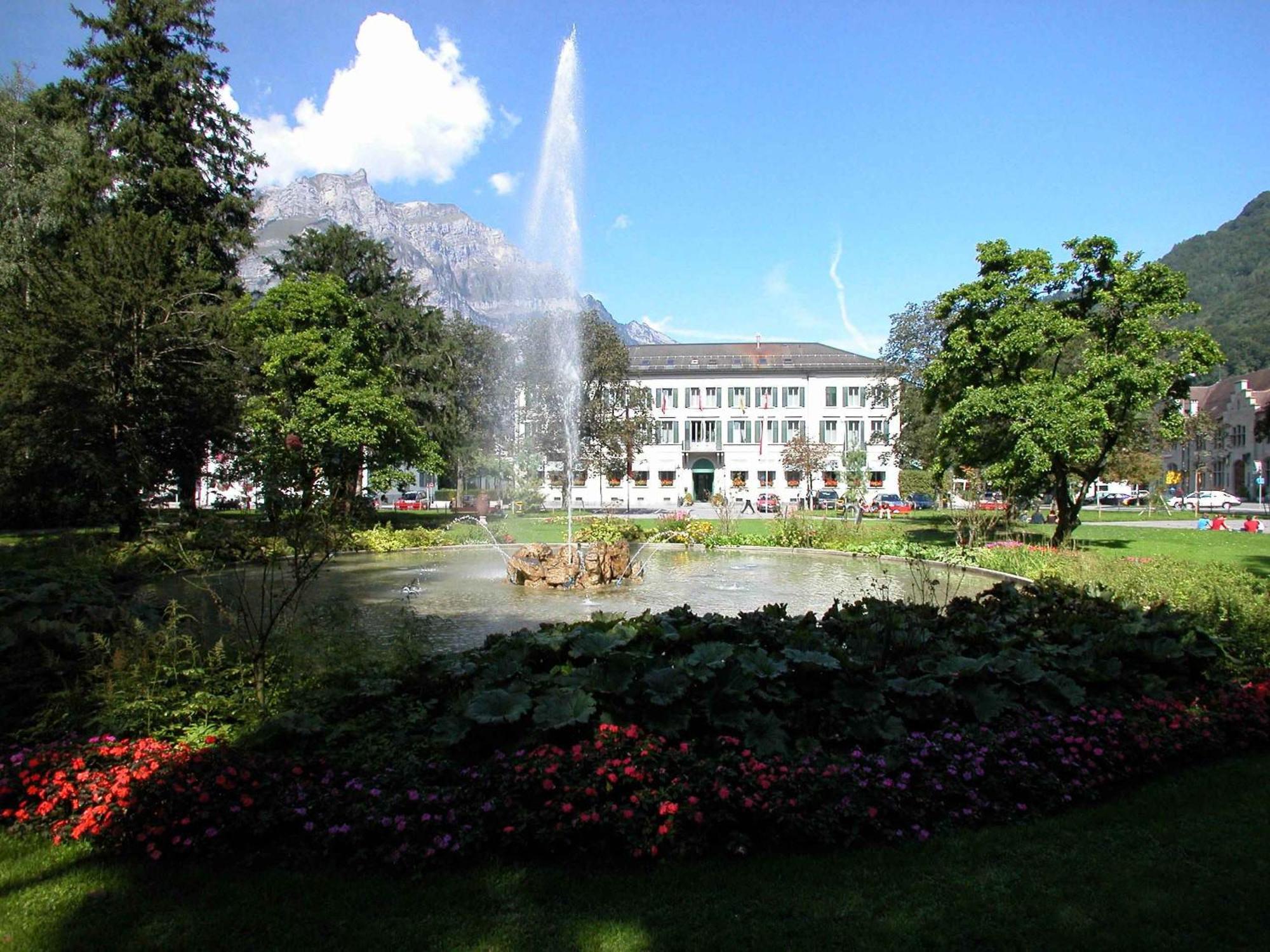 Hotel Post Glarnerhof Glarus Esterno foto